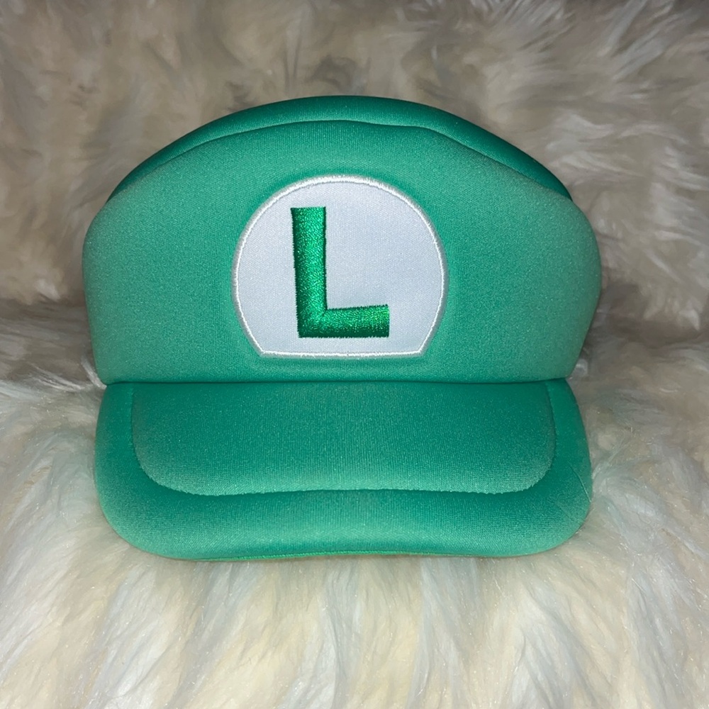 Súper Mario Luigi hat from GameStop